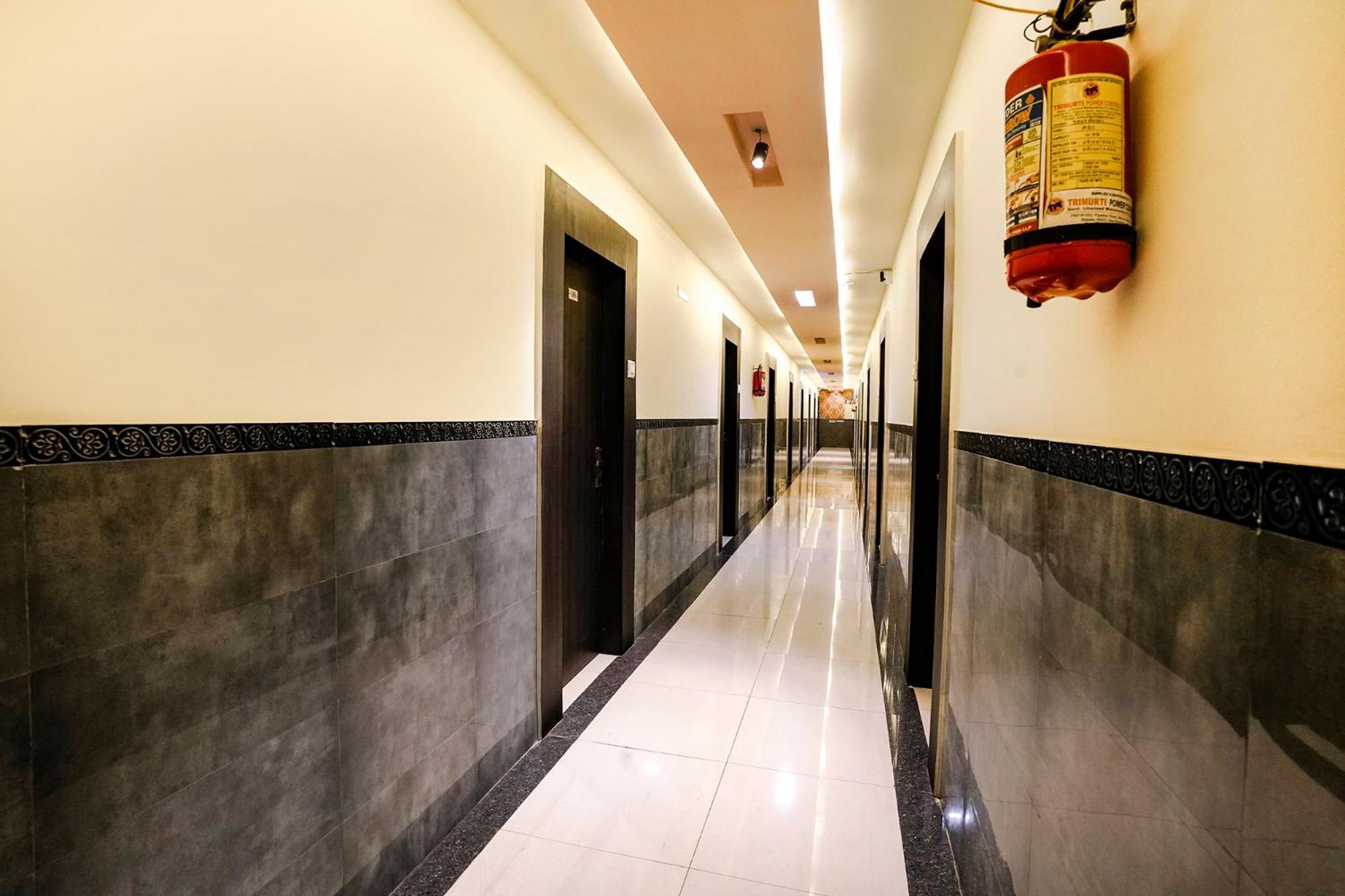 Fabhotel Sai Vihar Kolshet Exterior photo